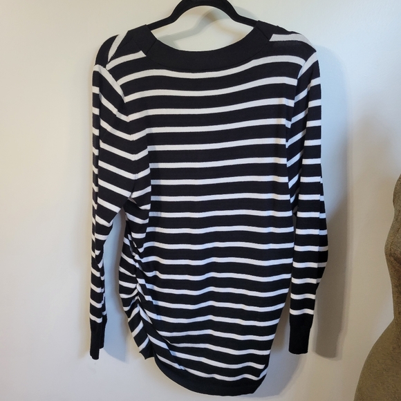 Lane Bryant Fitted Long-Sleeve V-Neck Ruched Pullover Sweater Size 18/20 - Picture 5 of 8